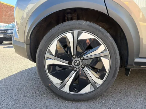 OW25EEA Nissan Juke 1.6 Hybrid Tekna+ 5dr Auto Thumbnail #9