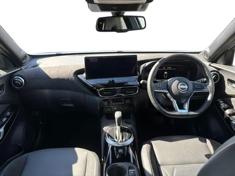OW25EEA Nissan Juke 1.6 Hybrid Tekna+ 5dr Auto Thumbnail #12