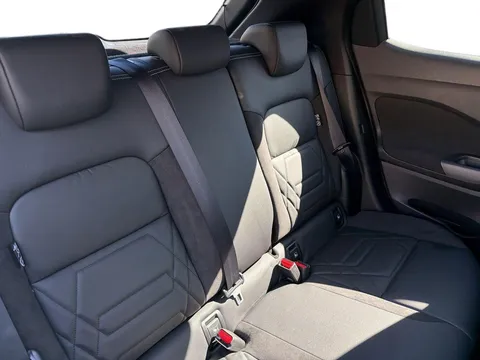 OW25EEA Nissan Juke 1.6 Hybrid Tekna+ 5dr Auto Thumbnail #16