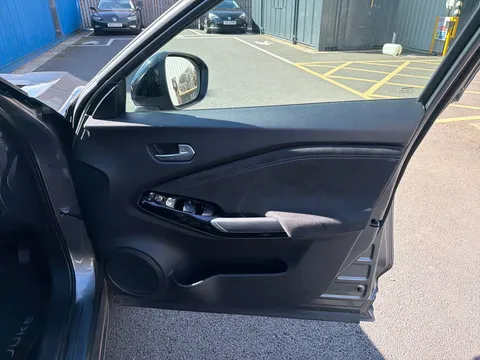 OW25EEA Nissan Juke 1.6 Hybrid Tekna+ 5dr Auto Thumbnail #18