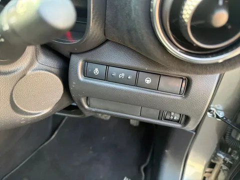 OW25EEA Nissan Juke 1.6 Hybrid Tekna+ 5dr Auto Thumbnail #24