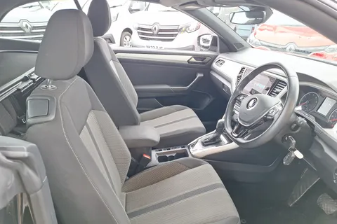 DA71LPP Volkswagen T-Roc 1.5 TSI Design 2dr DSG Thumbnail #4