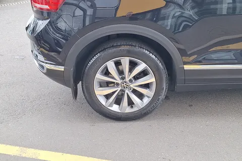 DA71LPP Volkswagen T-Roc 1.5 TSI Design 2dr DSG Thumbnail #5