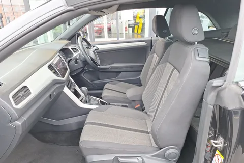 DA71LPP Volkswagen T-Roc 1.5 TSI Design 2dr DSG Thumbnail #10