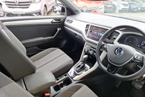 DA71LPP Volkswagen T-Roc 1.5 TSI Design 2dr DSG Thumbnail #13
