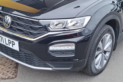 DA71LPP Volkswagen T-Roc 1.5 TSI Design 2dr DSG Thumbnail #16