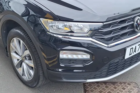 DA71LPP Volkswagen T-Roc 1.5 TSI Design 2dr DSG Thumbnail #14