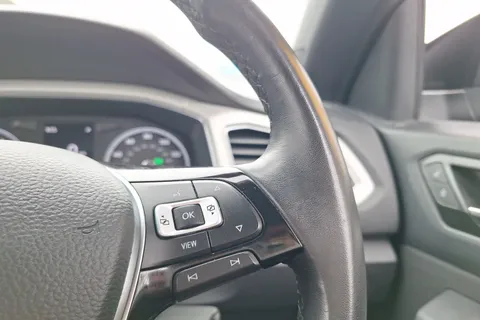 DA71LPP Volkswagen T-Roc 1.5 TSI Design 2dr DSG Thumbnail #32