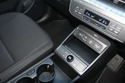 DG73MYL Hyundai Kona 1.6 GDi Hybrid Advance 5dr DCT Thumbnail #24