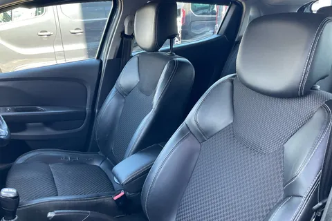 9 of 40 for RENAULT CLIO 1.5 dCi 90 Dynamique S Nav 5dr