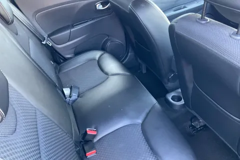 19 of 40 for RENAULT CLIO 1.5 dCi 90 Dynamique S Nav 5dr