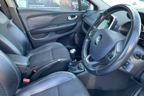 27 of 40 for RENAULT CLIO 1.5 dCi 90 Dynamique S Nav 5dr