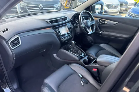 BJ18PNY Nissan Qashqai 1.2 DiG-T Tekna 5dr Xtronic Thumbnail #4