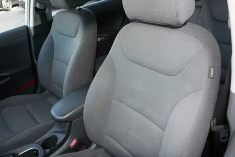 KV70VHK Hyundai Ioniq 1.6 GDi Hybrid Premium 5dr DCT Thumbnail #11