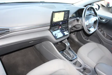 KV70VHK Hyundai Ioniq 1.6 GDi Hybrid Premium 5dr DCT Thumbnail #12