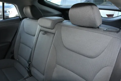 KV70VHK Hyundai Ioniq 1.6 GDi Hybrid Premium 5dr DCT Thumbnail #14