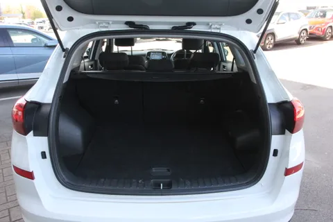 RO68VAU Hyundai Tucson 1.6 GDi S Connect 5dr 2WD Thumbnail #12
