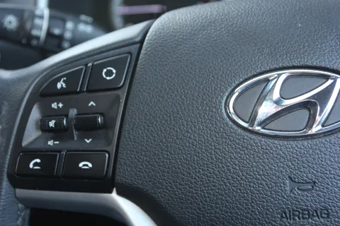 RO68VAU Hyundai Tucson 1.6 GDi S Connect 5dr 2WD Thumbnail #17