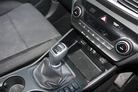 RO68VAU Hyundai Tucson 1.6 GDi S Connect 5dr 2WD Thumbnail #21