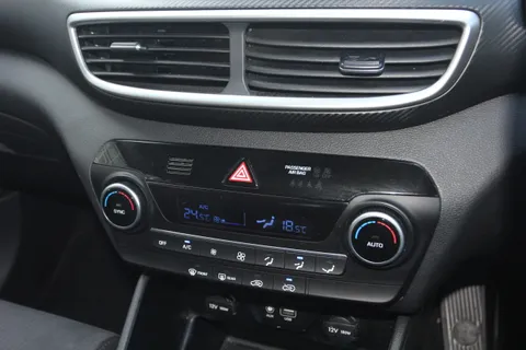 RO68VAU Hyundai Tucson 1.6 GDi S Connect 5dr 2WD Thumbnail #23