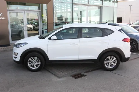 RO68VAU Hyundai Tucson 1.6 GDi S Connect 5dr 2WD Thumbnail #29