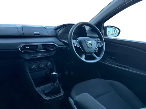 4 of 33 for Dacia Sandero 1.0 TCe Bi-Fuel Essential 5dr