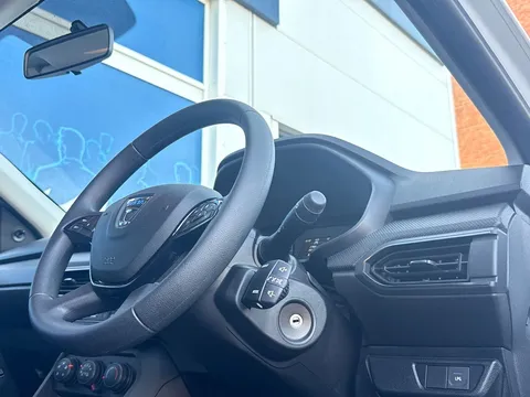 15 of 33 for Dacia Sandero 1.0 TCe Bi-Fuel Essential 5dr