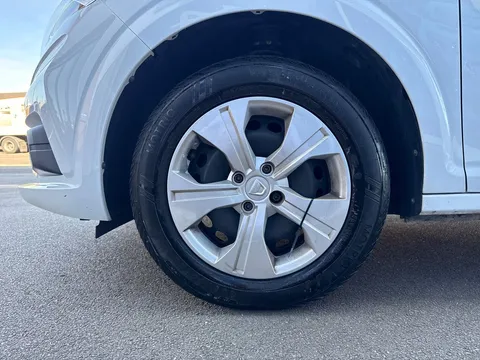 30 of 33 for Dacia Sandero 1.0 TCe Bi-Fuel Essential 5dr