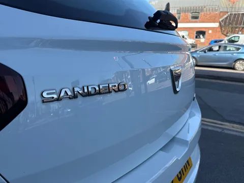 23 of 33 for Dacia Sandero 1.0 TCe Bi-Fuel Essential 5dr