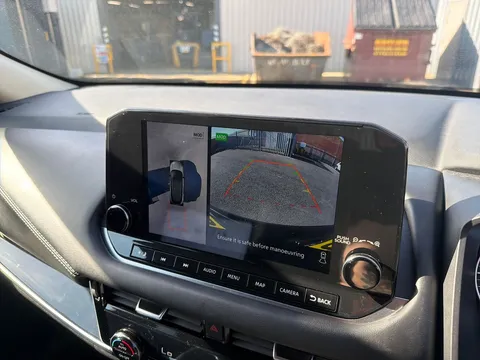 SL22CTE Nissan Qashqai 1.3 DiG-T MH N-Connecta 5dr Thumbnail #15