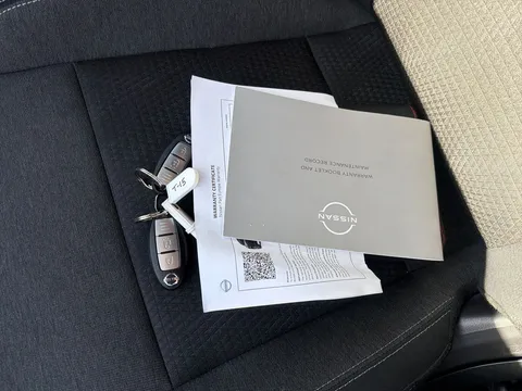 SL22CTE Nissan Qashqai 1.3 DiG-T MH N-Connecta 5dr Thumbnail #21