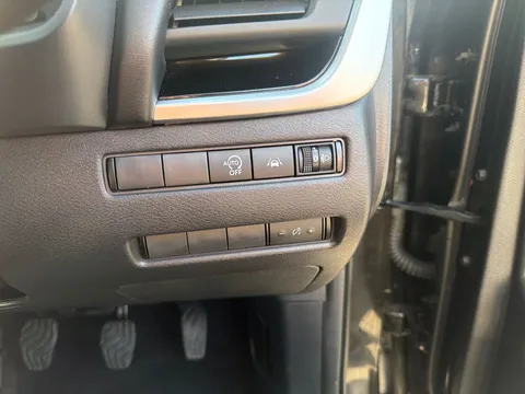 SL22CTE Nissan Qashqai 1.3 DiG-T MH N-Connecta 5dr Thumbnail #23