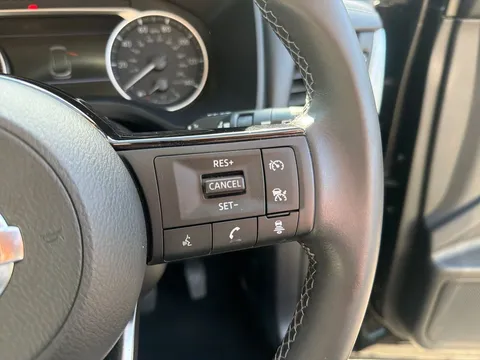 SL22CTE Nissan Qashqai 1.3 DiG-T MH N-Connecta 5dr Thumbnail #24