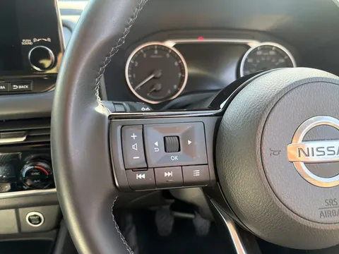 SL22CTE Nissan Qashqai 1.3 DiG-T MH N-Connecta 5dr Thumbnail #26