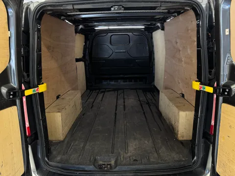 BG73JTV Ford Transit Custom 2.0 EcoBlue 130ps Low Roof Limited Van Thumbnail #9