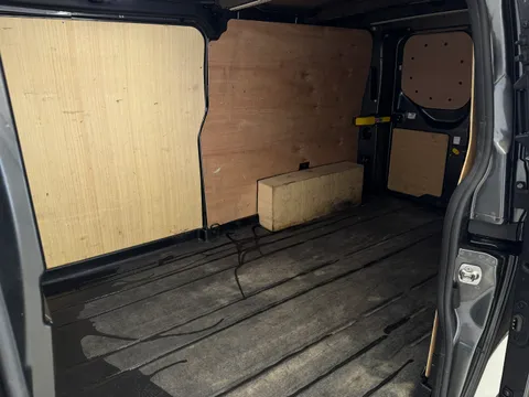 BG73JTV Ford Transit Custom 2.0 EcoBlue 130ps Low Roof Limited Van Thumbnail #10