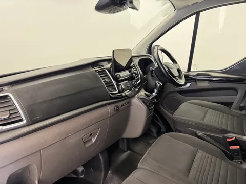 BG73JTV Ford Transit Custom 2.0 EcoBlue 130ps Low Roof Limited Van Thumbnail #11