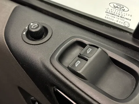 BG73JTV Ford Transit Custom 2.0 EcoBlue 130ps Low Roof Limited Van Thumbnail #14