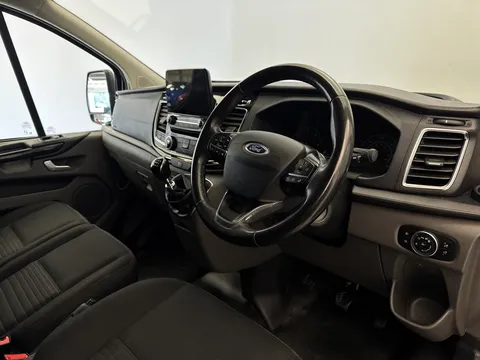 BG73JTV Ford Transit Custom 2.0 EcoBlue 130ps Low Roof Limited Van Thumbnail #15
