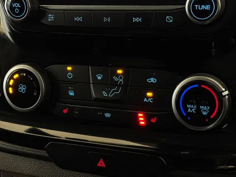 BG73JTV Ford Transit Custom 2.0 EcoBlue 130ps Low Roof Limited Van Thumbnail #23