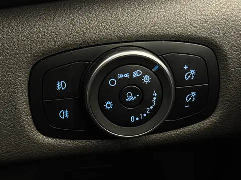 BG73JTV Ford Transit Custom 2.0 EcoBlue 130ps Low Roof Limited Van Thumbnail #26