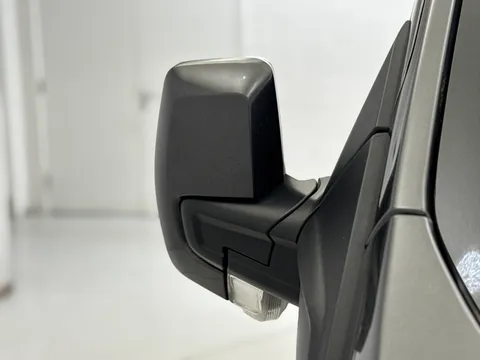 BG73JTV Ford Transit Custom 2.0 EcoBlue 130ps Low Roof Limited Van Thumbnail #27