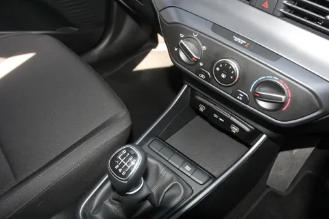 EJ24XBX Hyundai i20 1.0T GDi Advance 5dr Thumbnail #24