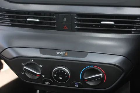 EJ24XBX Hyundai i20 1.0T GDi Advance 5dr Thumbnail #26