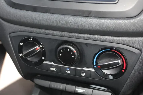 MA69FEK Hyundai i20 1.2 MPi Play 5dr Thumbnail #24