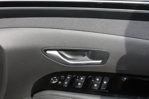 MH22KJF Hyundai Tucson 1.6 TGDi Hybrid 230 Premium 5dr 2WD Auto Thumbnail #15