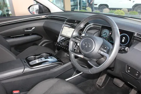 MH22KJF Hyundai Tucson 1.6 TGDi Hybrid 230 Premium 5dr 2WD Auto Thumbnail #16