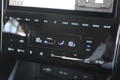 MH22KJF Hyundai Tucson 1.6 TGDi Hybrid 230 Premium 5dr 2WD Auto Thumbnail #27