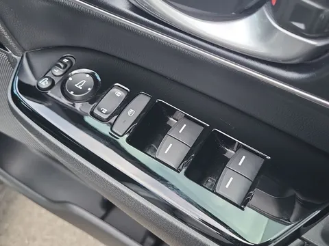 DE69TYG Honda CR-V 1.5 VTEC Turbo SR 5dr CVT [7 Seat] Thumbnail #17