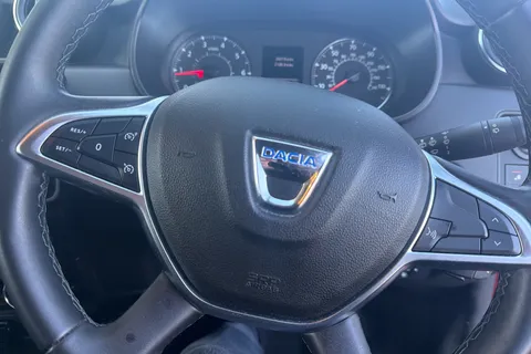 BD22XRC Dacia Duster 1.3 TCe 130 Prestige 5dr Thumbnail #36